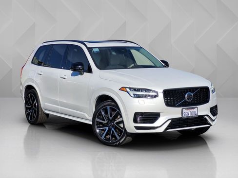 Certified 2023 Volvo XC90 T8 Ultimate w/ Lounge Package image 8