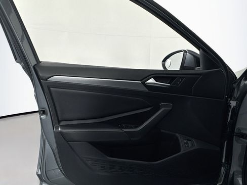 Used 2022 Volkswagen Jetta SE image 20