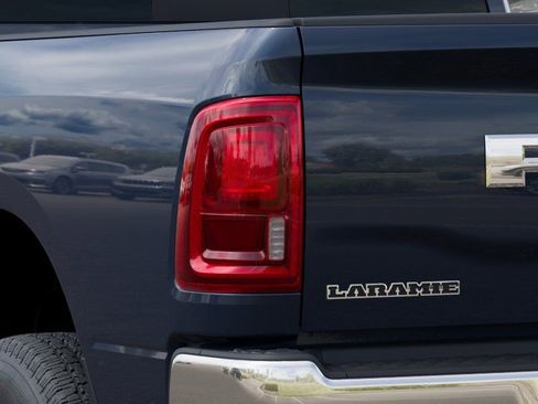 New 2026 RAM 2500 Laramie AWD/4WD image 9