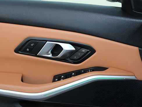 Used 2025 BMW 330i Sedan image 19