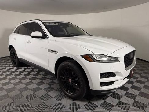 Used 2019 Jaguar F-PACE Prestige AWD/4WD image 10