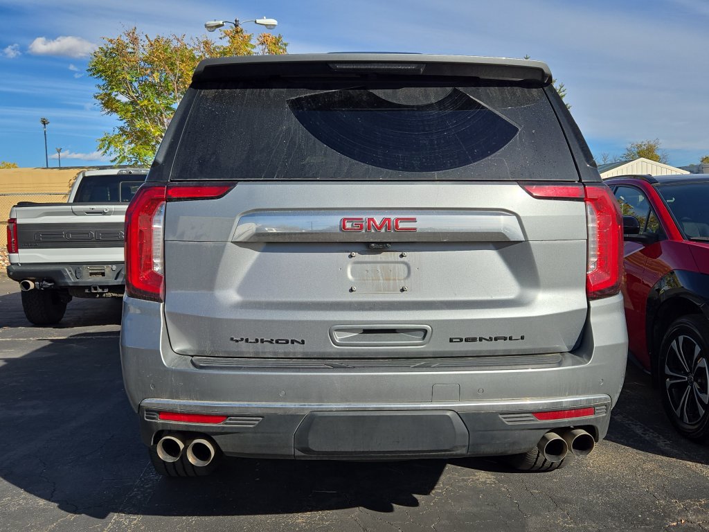 Used 2024 GMC Yukon Denali w/ Advanced Technology Package AWD/4WD image 8