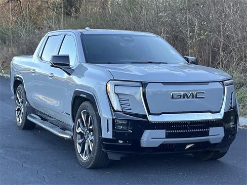 Used 2024 GMC Sierra EV Denali image 3