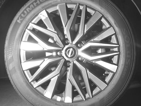 Used 2025 Nissan Altima 2.5 SV FWD image 13