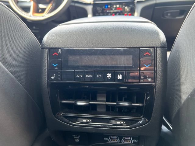Used 2025 Jeep Grand Cherokee Summit w/ Obsidian Package AWD/4WD image 15