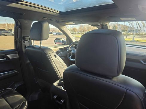 Used 2024 GMC Acadia Denali w/ Super Cruise Package image 15