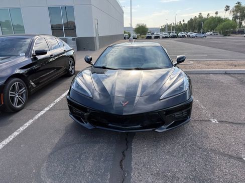 Used 2021 Chevrolet Corvette Stingray Coupe w/ Body-Color Dual Roof Package RWD image 2