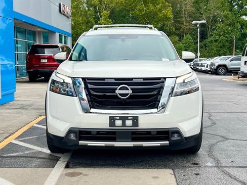Used 2022 Nissan Pathfinder SL image 12