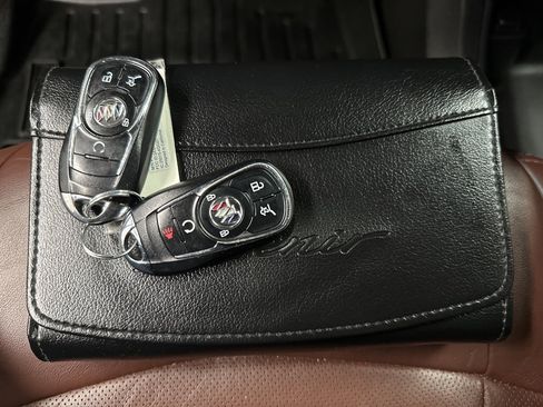 Used 2021 Buick Enclave Avenir w/ Avenir Technology Package image 45