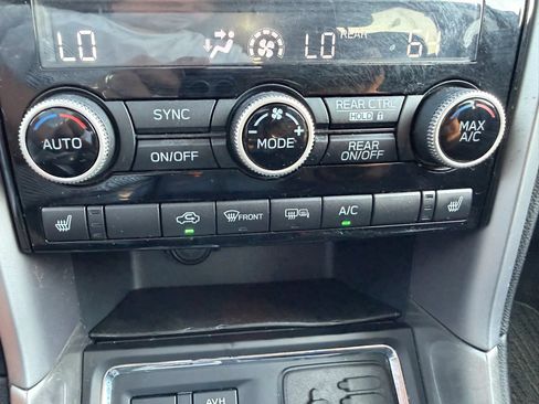 Used 2019 Subaru Ascent Premium AWD/4WD image 53