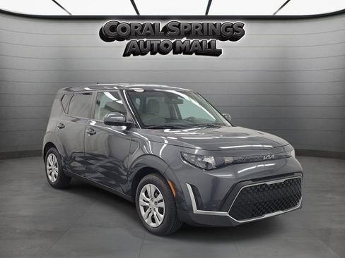 Certified 2023 Kia Soul LX FWD image 1