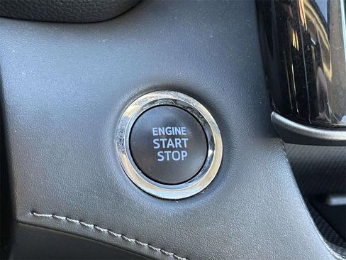 Used 2022 Toyota Highlander XLE image 25