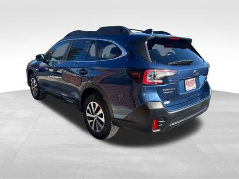 Used 2022 Subaru Outback Premium image 7