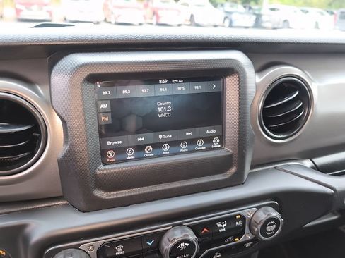 Used 2023 Jeep Wrangler Sport AWD/4WD image 19