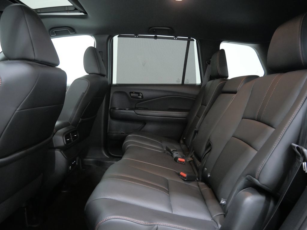 Used 2025 Honda Passport TrailSport image 24