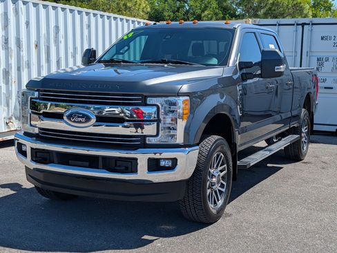 Used 2017 Ford F250 Lariat w/ Lariat Ultimate Package image 7