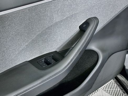 Used 2025 Tesla Model 3 Long Range RWD image 15
