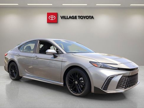 New 2026 Toyota Camry SE FWD image 7