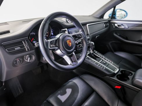Certified 2021 Porsche Macan GTS image 4