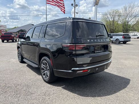 Used 2025 Jeep Wagoneer Series II image 3