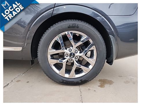 Used 2019 Kia Sorento SX image 16