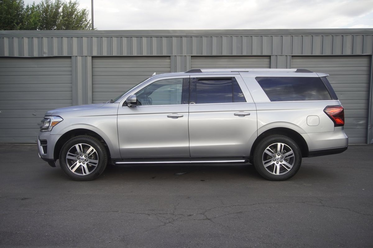 Used 2022 Ford Expedition Max Limited AWD/4WD image 3