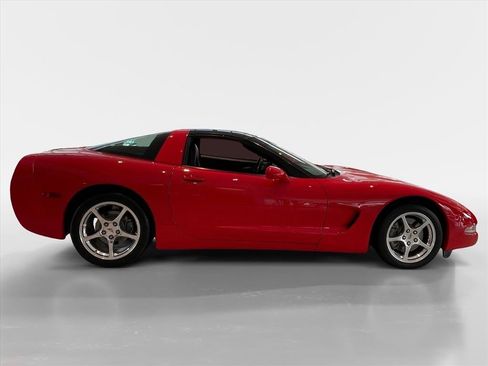 Used 2003 Chevrolet Corvette Coupe w/ Preferred Equipment Group RWD image 8