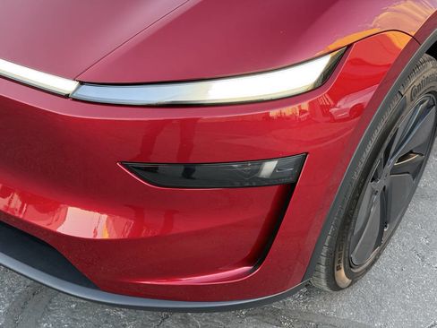 Used 2026 Tesla Model Y Long Range image 38