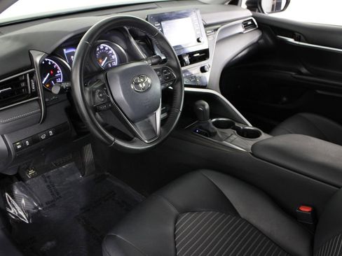 Used 2023 Toyota Camry SE image 18