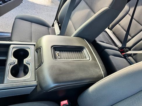 Used 2018 Chevrolet Silverado 1500 LT w/ Midnight Edition image 28