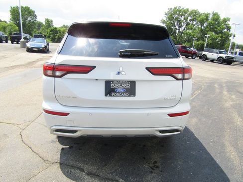 Used 2025 Mitsubishi Outlander 4WD Plug-In Hybrid image 5