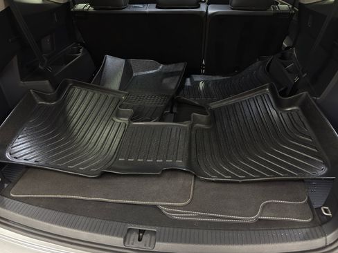 Used 2024 Volkswagen Atlas SE image 38