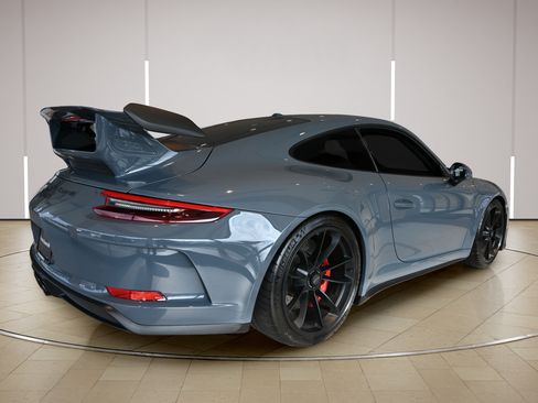 Used 2018 Porsche 911 GT3 w/ Sport Chrono Package RWD image 9