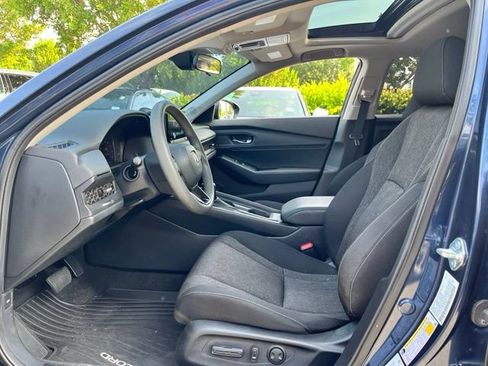 Used 2023 Honda Accord EX image 6