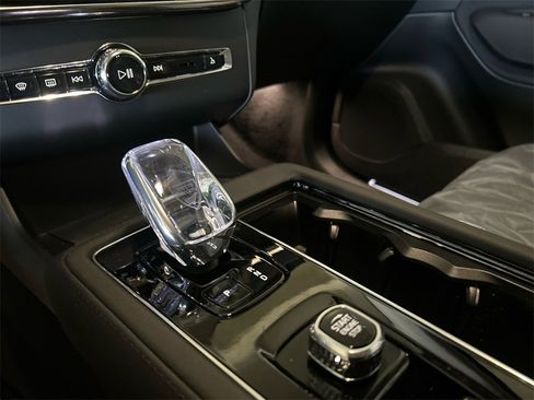 New 2026 Volvo XC90 B6 Plus w/ Protection Package Premier image 20