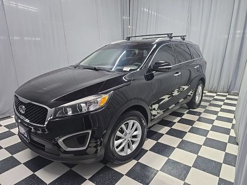 Used 2017 Kia Sorento AWD image 1