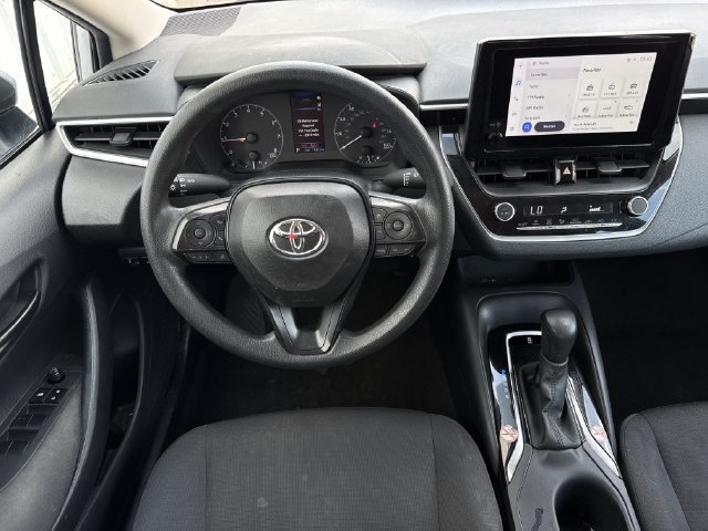 Used 2025 Toyota Corolla LE FWD image 11