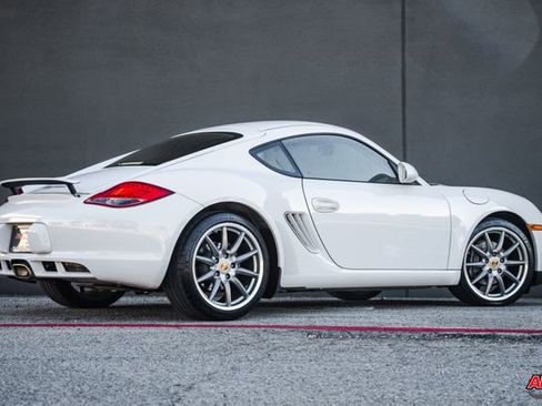 Used 2011 Porsche Cayman image 3