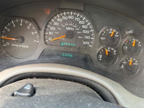 Used 2002 Chevrolet TrailBlazer LS w/ Preferred Equipment Group RWD image 6