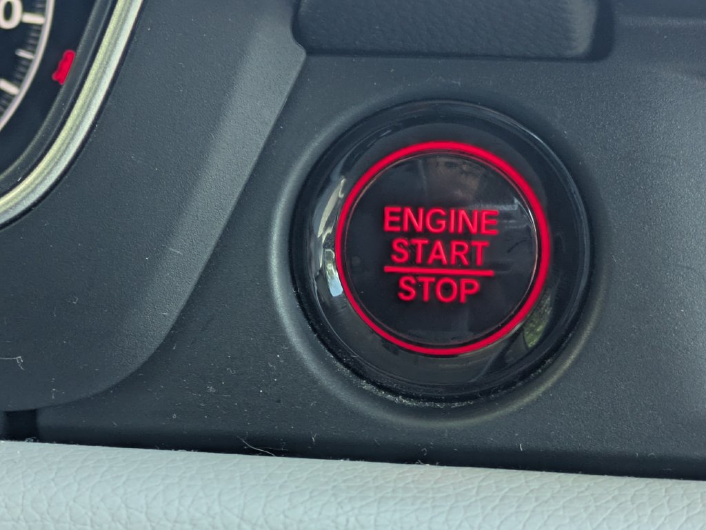 Used 2025 Honda Pilot EX-L image 36