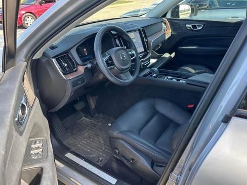 Used 2023 Volvo XC60 B5 Plus w/ Climate Package image 2