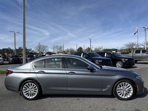 Used 2021 BMW 530i xDrive w/ Convenience Package image 2