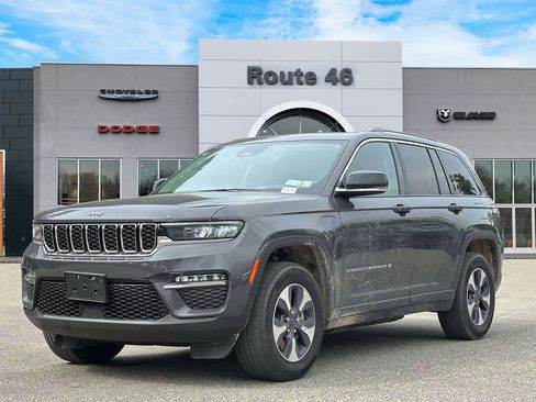 Used 2023 Jeep Grand Cherokee 4WD 4xe image 2