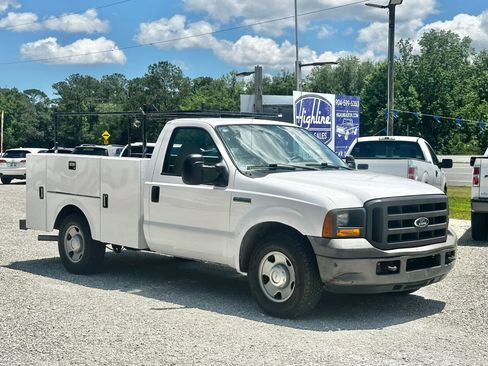 Used 2005 Ford F250 XLT RWD image 1