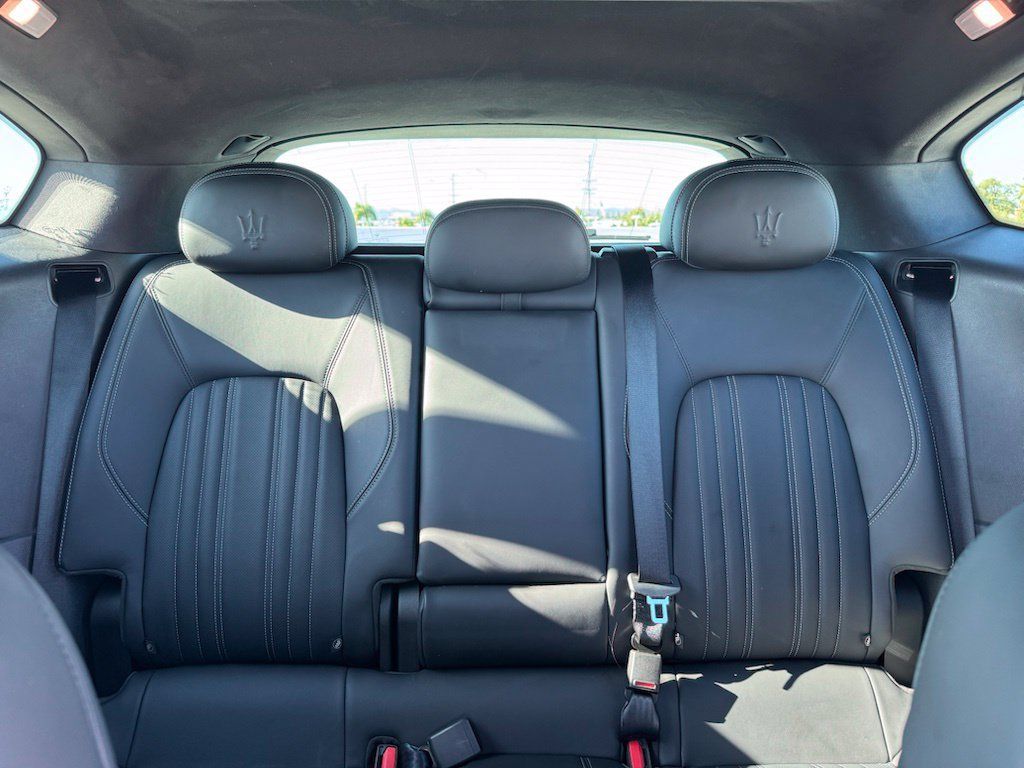 Used 2022 Maserati Levante Modena AWD/4WD image 17