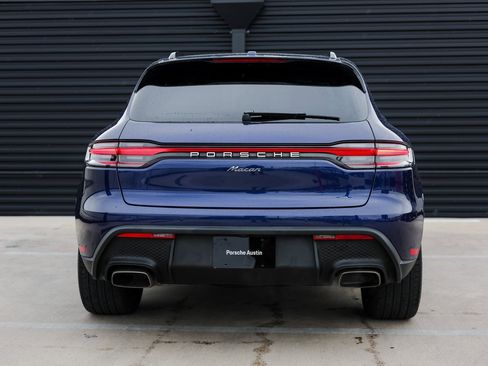 Certified 2023 Porsche Macan image 6