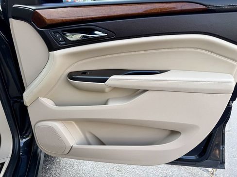 Used 2013 Cadillac SRX Luxury FWD image 24