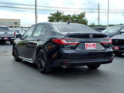 Used 2025 Toyota Camry SE FWD image 6