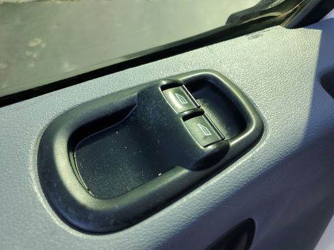 Used 2019 Ford Transit 250 130 Low Roof image 14