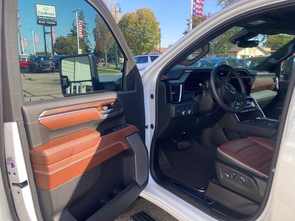 Used 2024 GMC Sierra 2500 Denali Ultimate AWD/4WD image 20